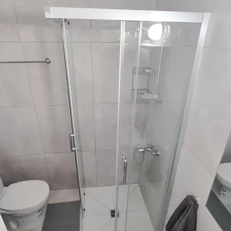 Coastal Chic: Luxury In The Heart Of The City! With Smart Tv! Ларнака