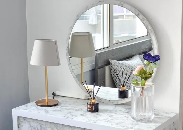 Daire Coastal Chic: Luxury In The Heart Of The City! With Smart Tv!