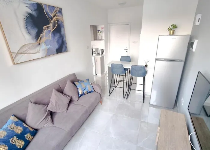 Daire Coastal Chic: Luxury In The Heart Of The City! With Smart Tv! *