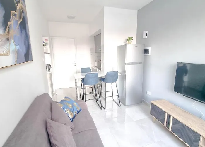 Daire Coastal Chic: Luxury In The Heart Of The City! With Smart Tv! *