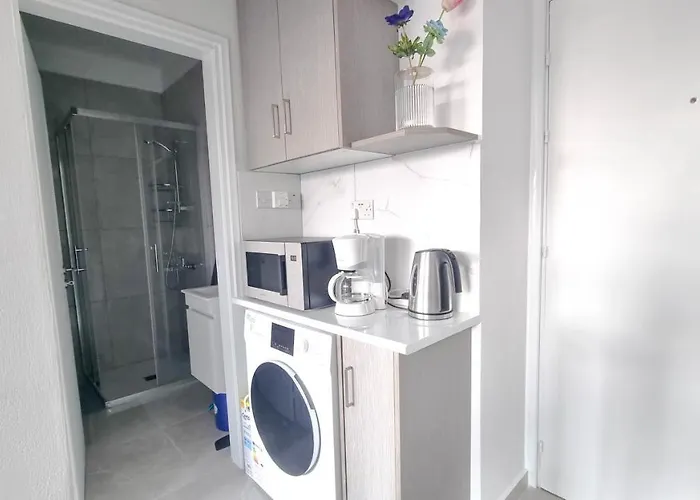 Coastal Chic: Luxury In The Heart Of The City! With Smart Tv! Apartament